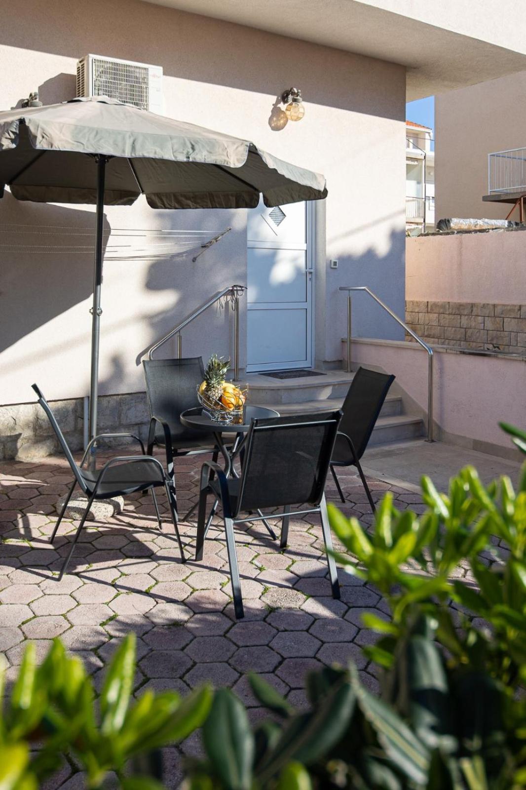 Apartment Neva Split Bagian luar foto